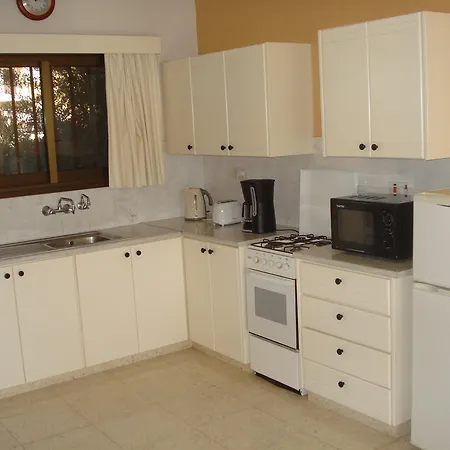 Arilena Paphos