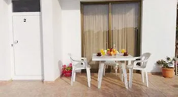 阿里雷纳度假公寓酒店 * Paphos
