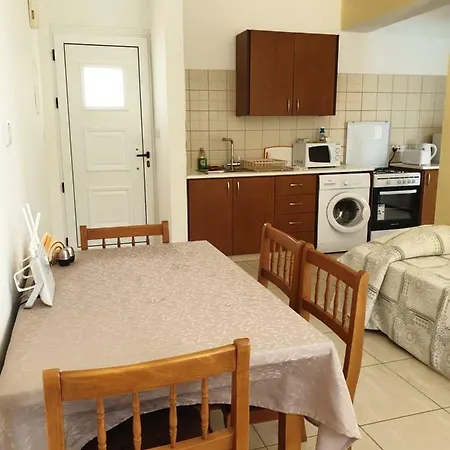 阿里雷纳度假公寓酒店 Paphos