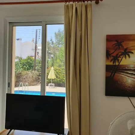 阿里雷纳度假公寓酒店 * Paphos