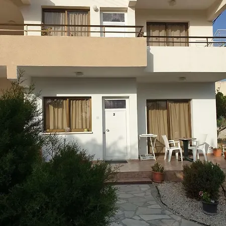 阿里雷纳度假公寓酒店 * Paphos